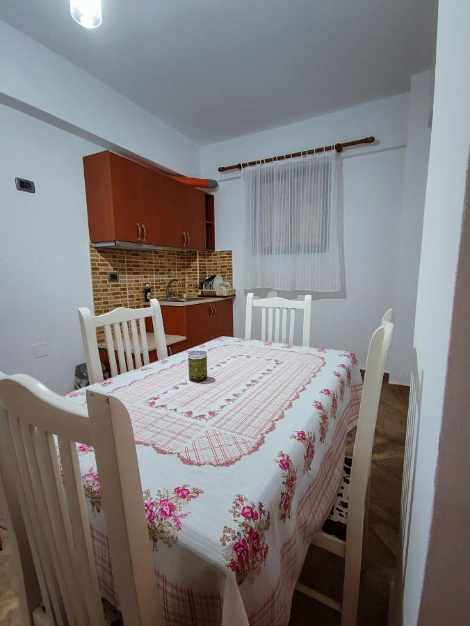El Rio Apartments Sarandë 外观 照片