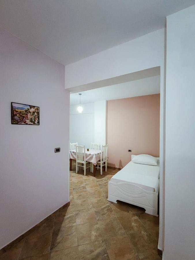 El Rio Apartments Sarandë 外观 照片