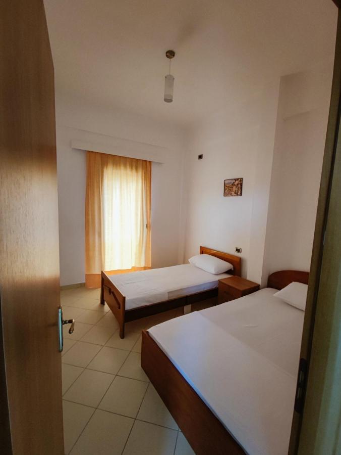 El Rio Apartments Sarandë 外观 照片