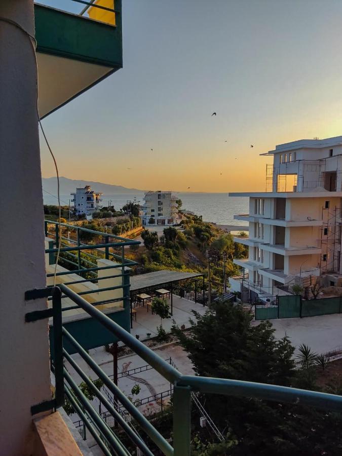 El Rio Apartments Sarandë 外观 照片