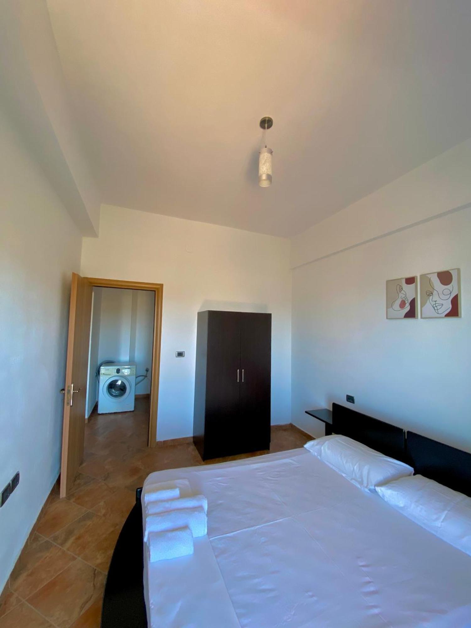 El Rio Apartments Sarandë 外观 照片
