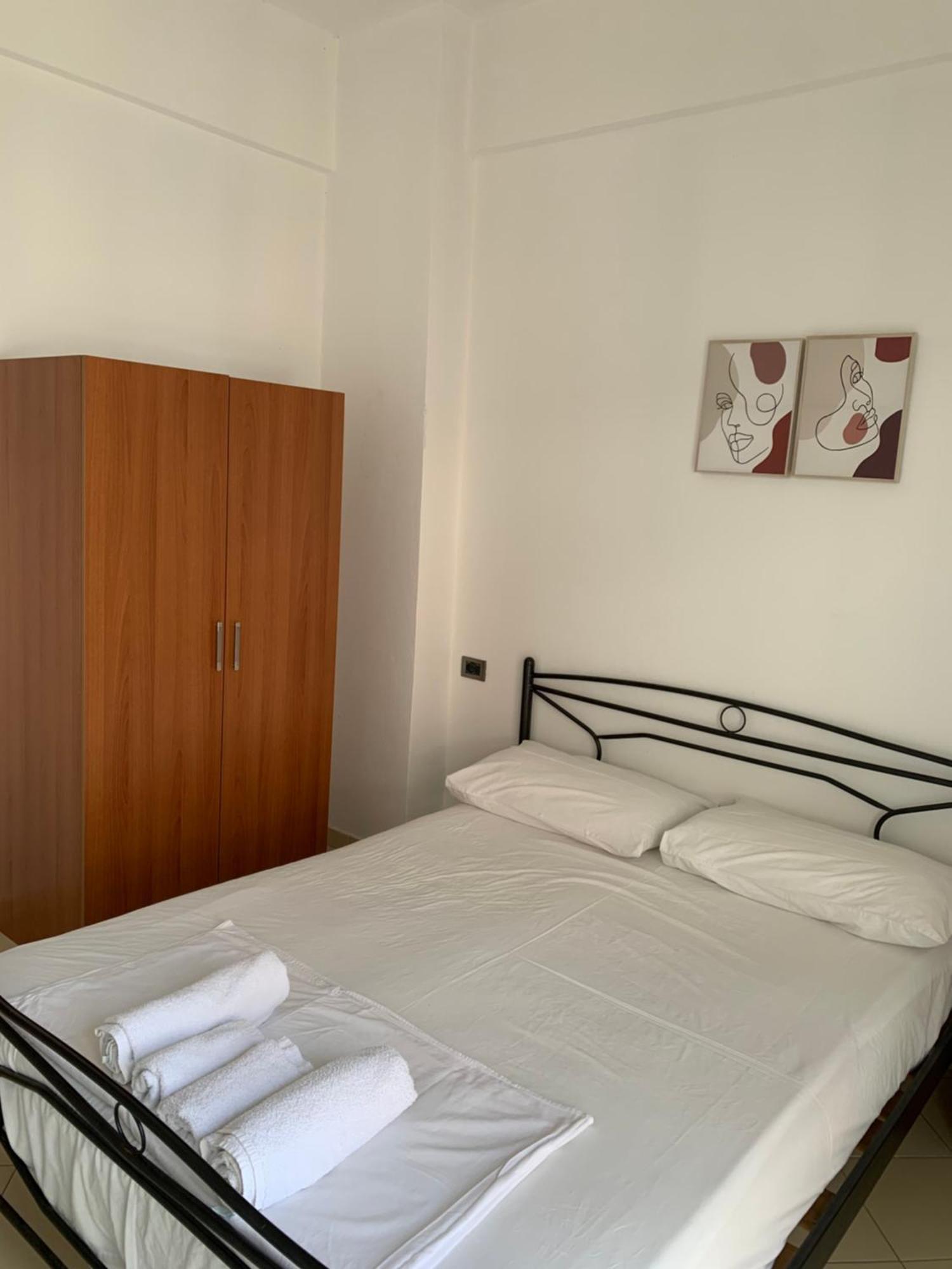 El Rio Apartments Sarandë 外观 照片