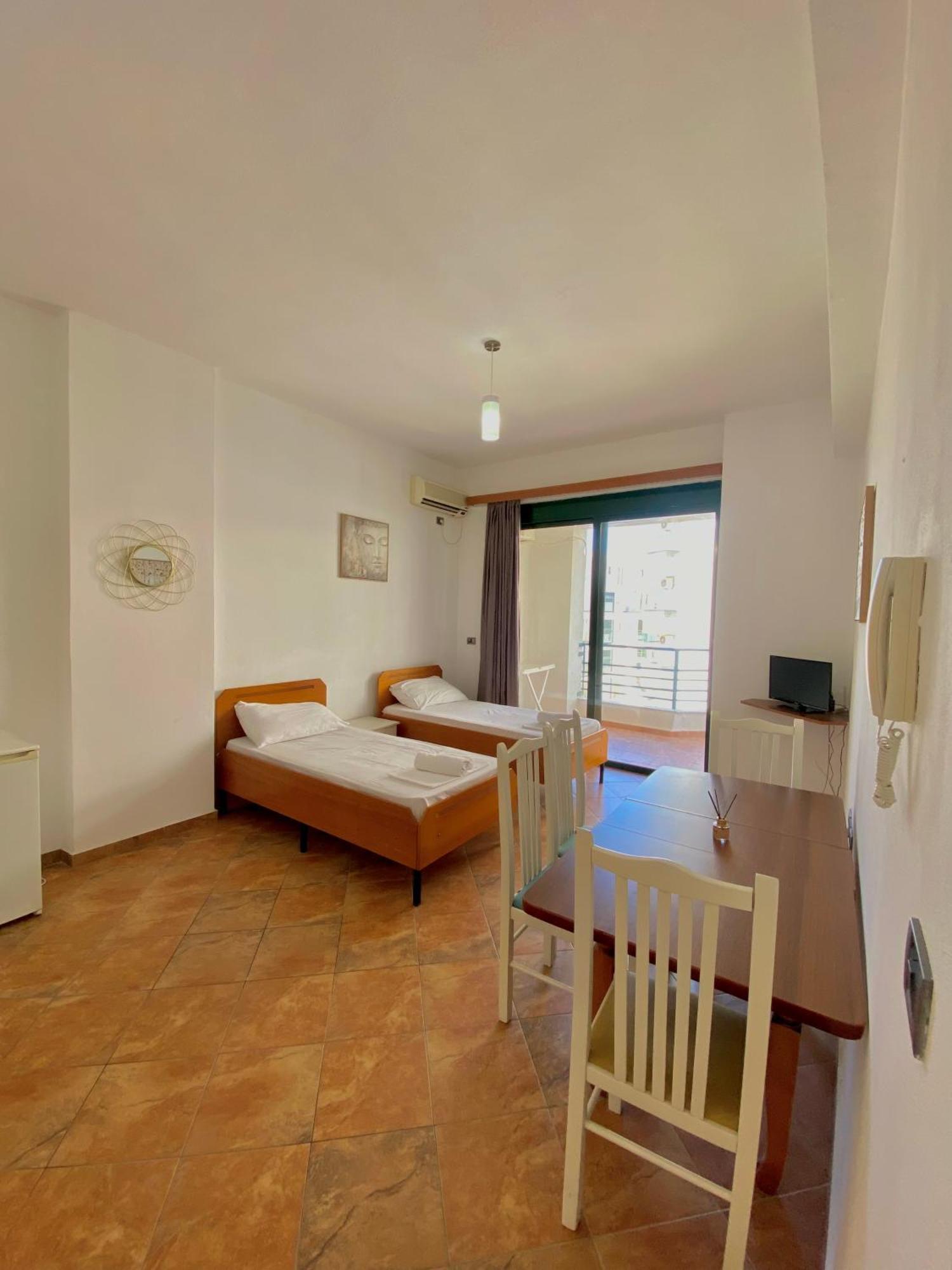 El Rio Apartments Sarandë 外观 照片
