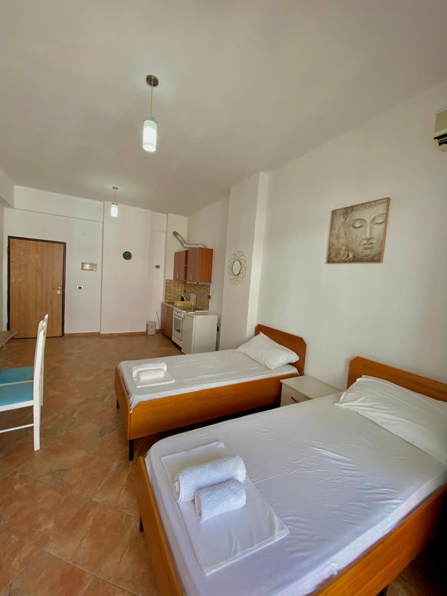 El Rio Apartments Sarandë 外观 照片
