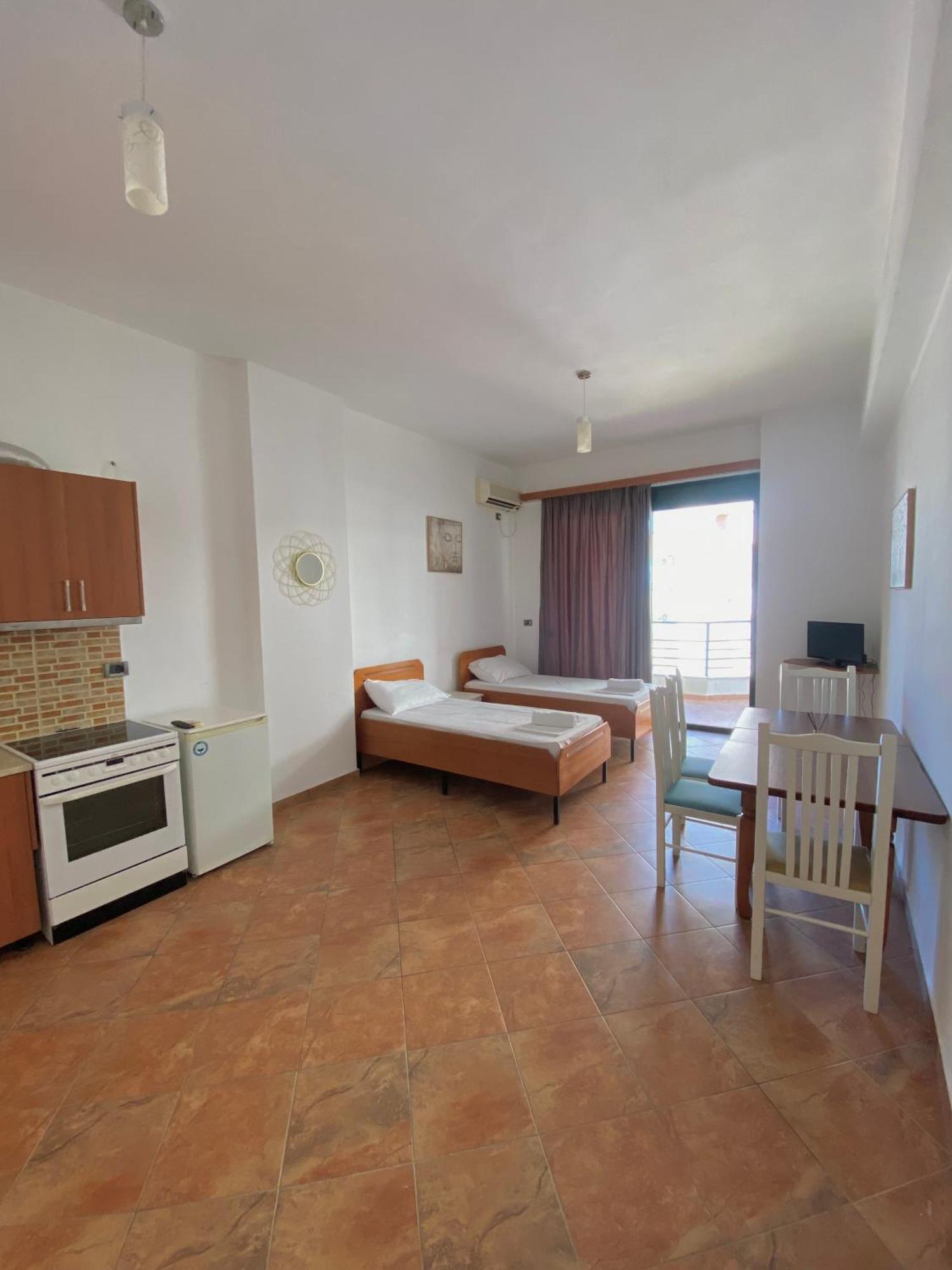 El Rio Apartments Sarandë 外观 照片